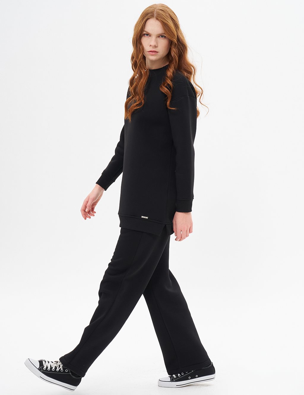 Round Neck 3-Piece Sweatshirt in Black