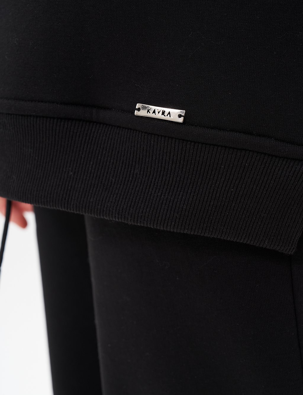 Round Neck 3-Piece Sweatshirt in Black