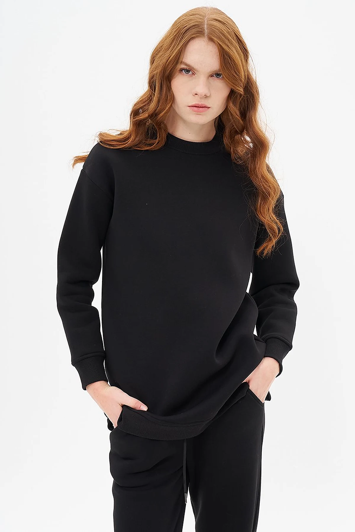 Round Neck 3-Piece Sweatshirt in Black