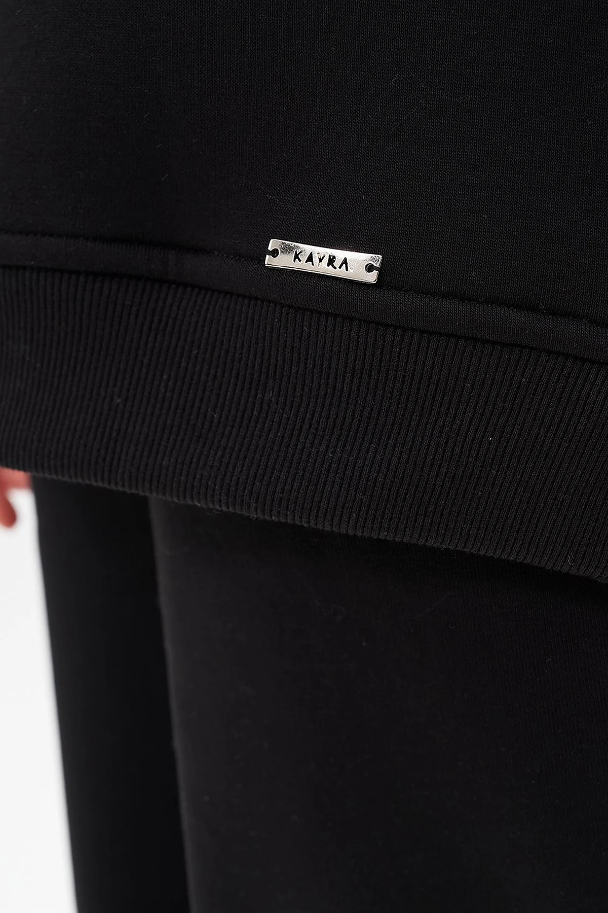 Round Neck 3-Piece Sweatshirt in Black