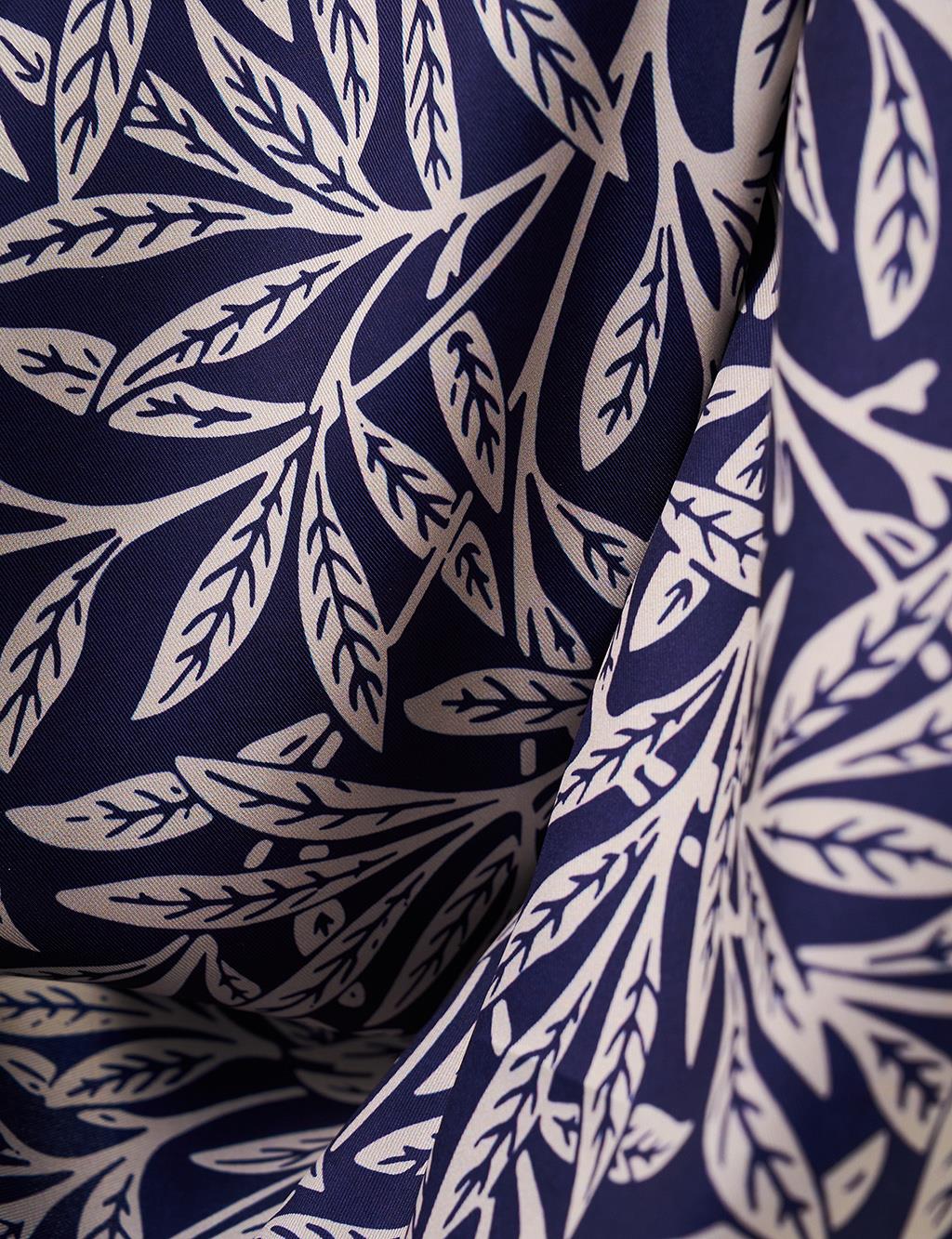 Leaf Pattern Scarf Navy Blue