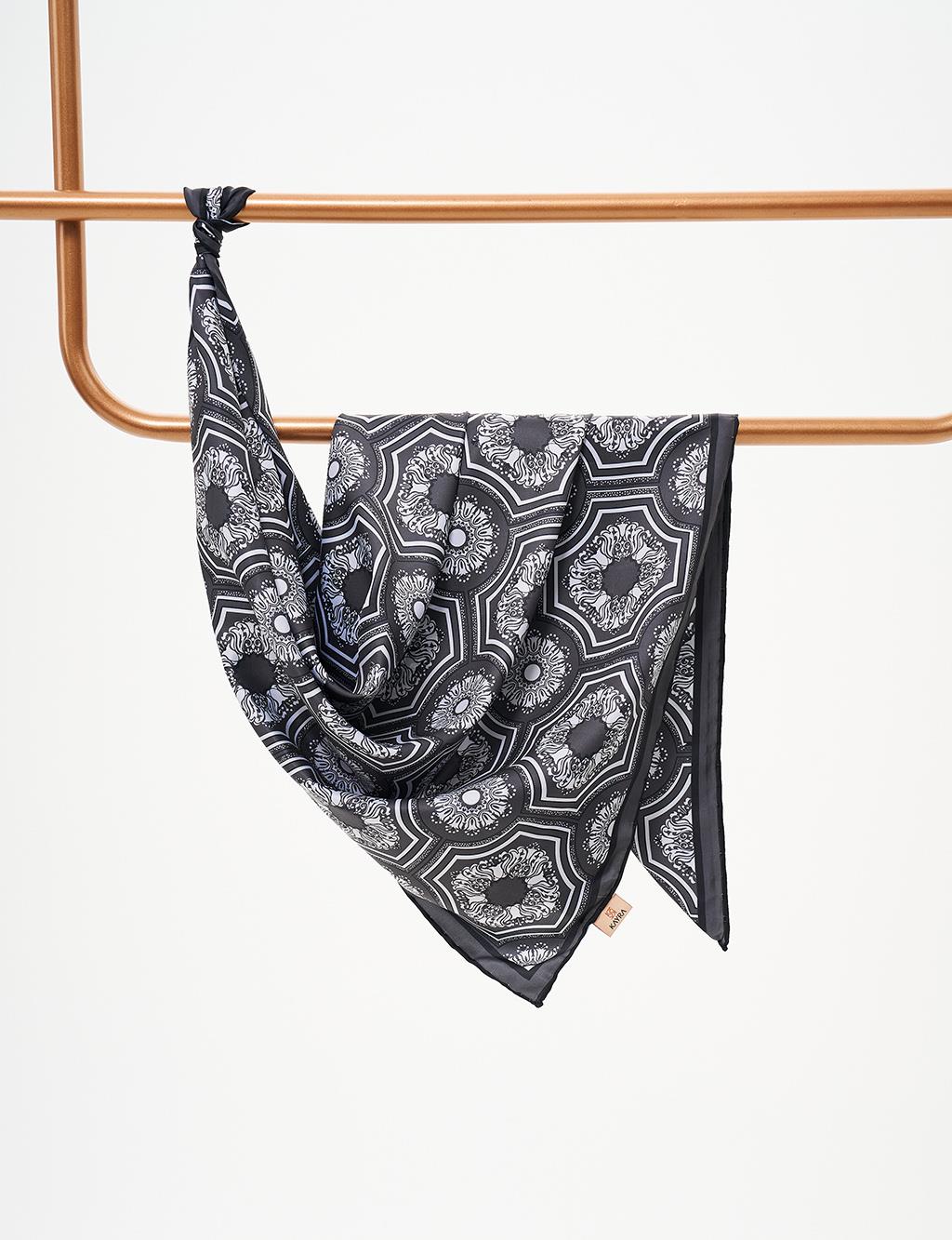 Geometric Pattern Scarf Black