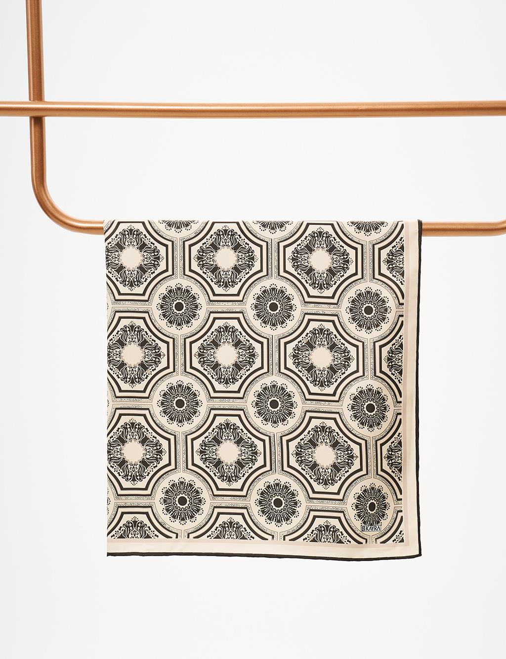 Geometric Pattern Scarf Beige