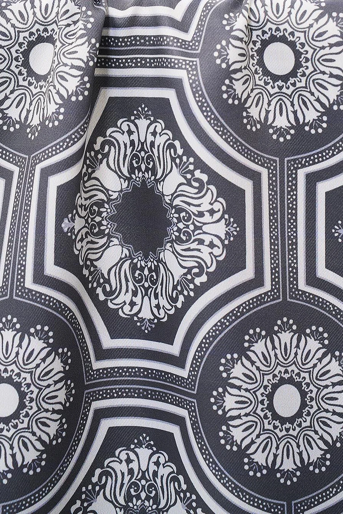 Geometric Pattern Scarf Anthracite