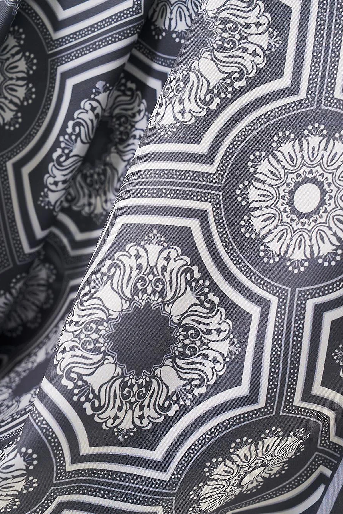Geometric Pattern Scarf Anthracite