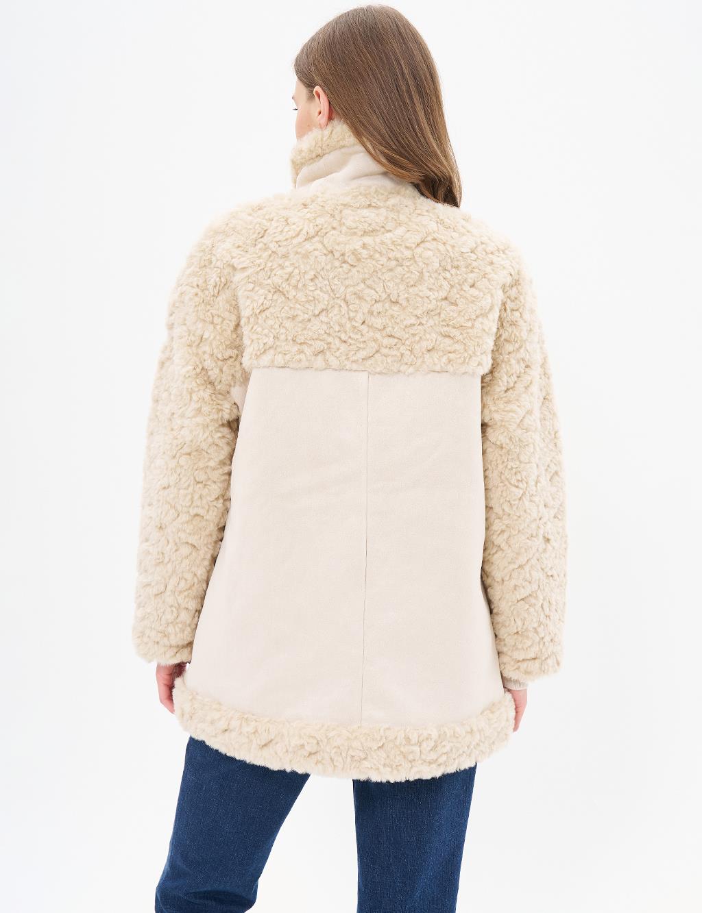 Stand-up Collar Bag Pocket Plush Coat Beige