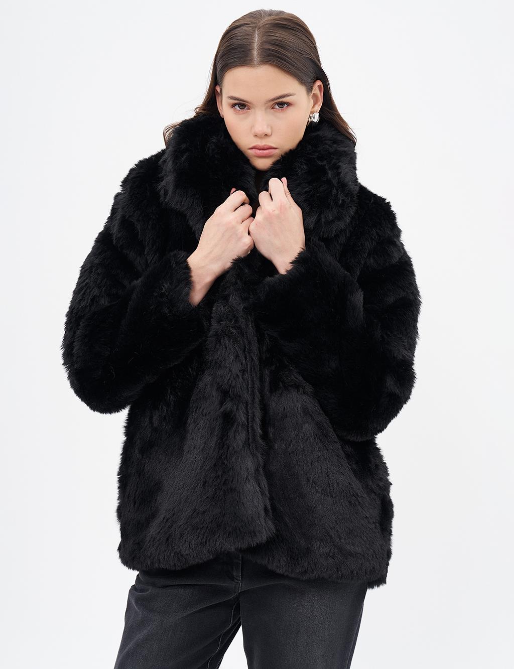 Wide Collar Fur Coat Black