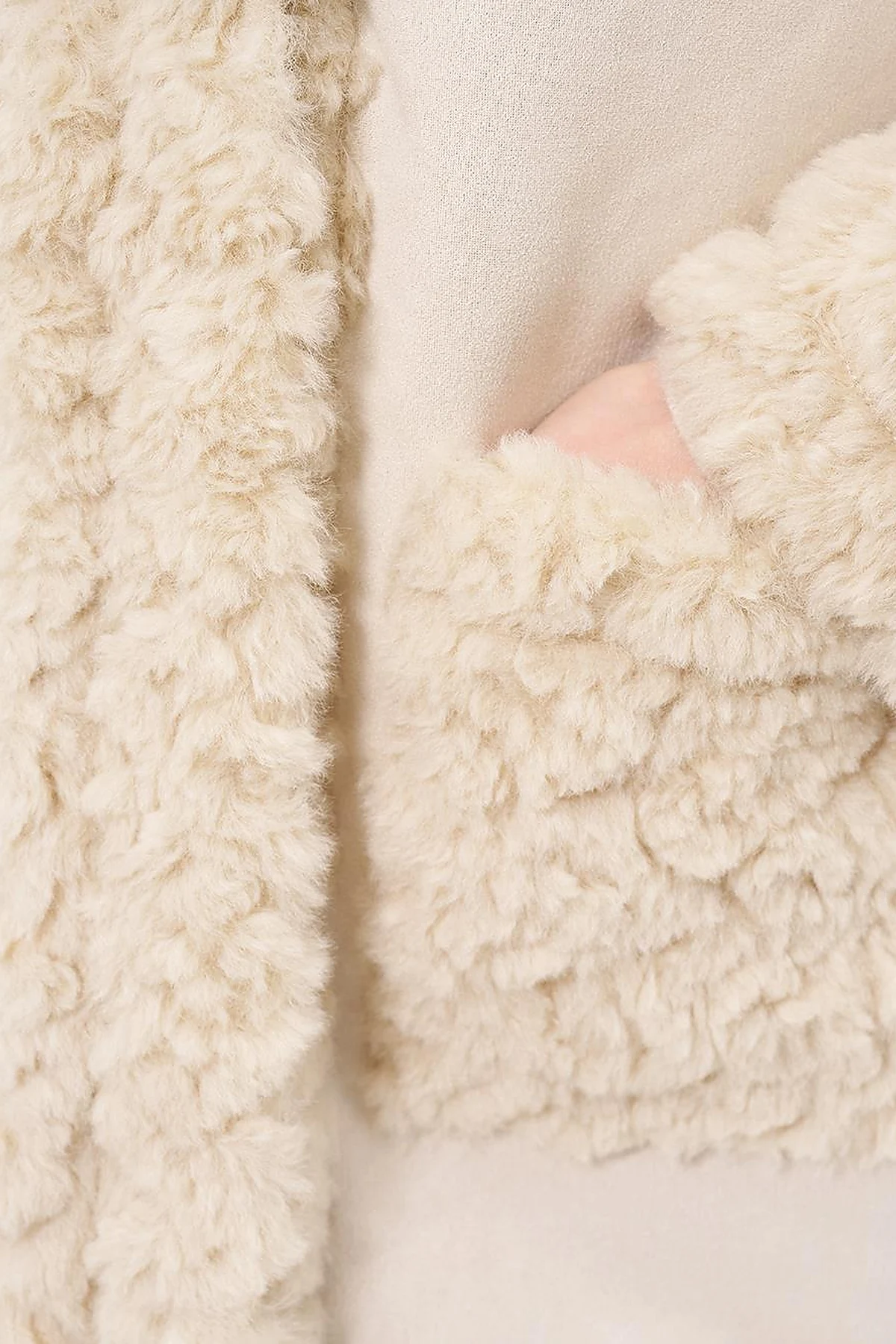 Stand-up Collar Bag Pocket Plush Coat Beige