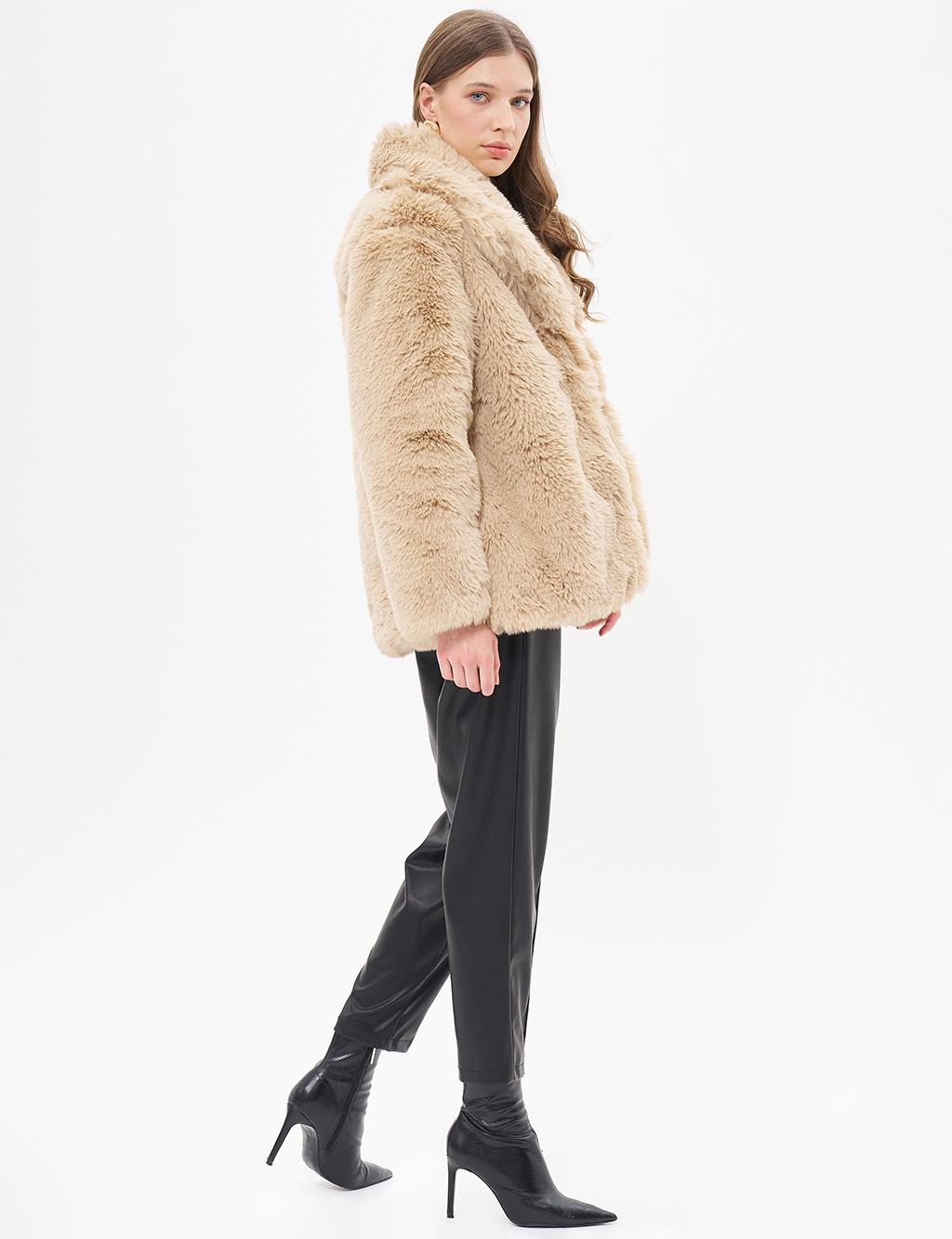 Wide Collar Fur Coat Beige