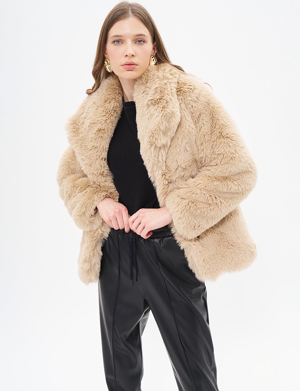 Wide Collar Fur Coat Beige