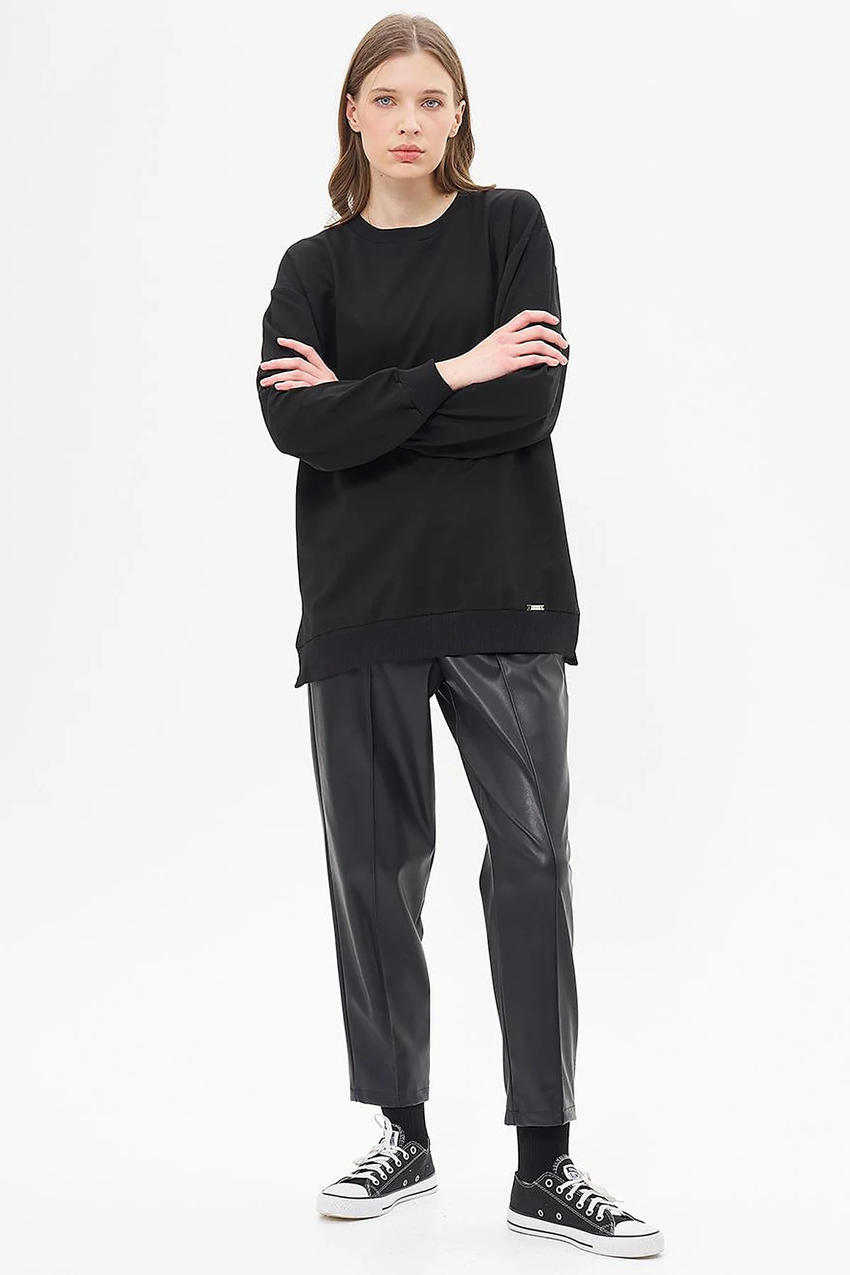 Crew Neck Drop-Shoulder Sweatshirt - Black