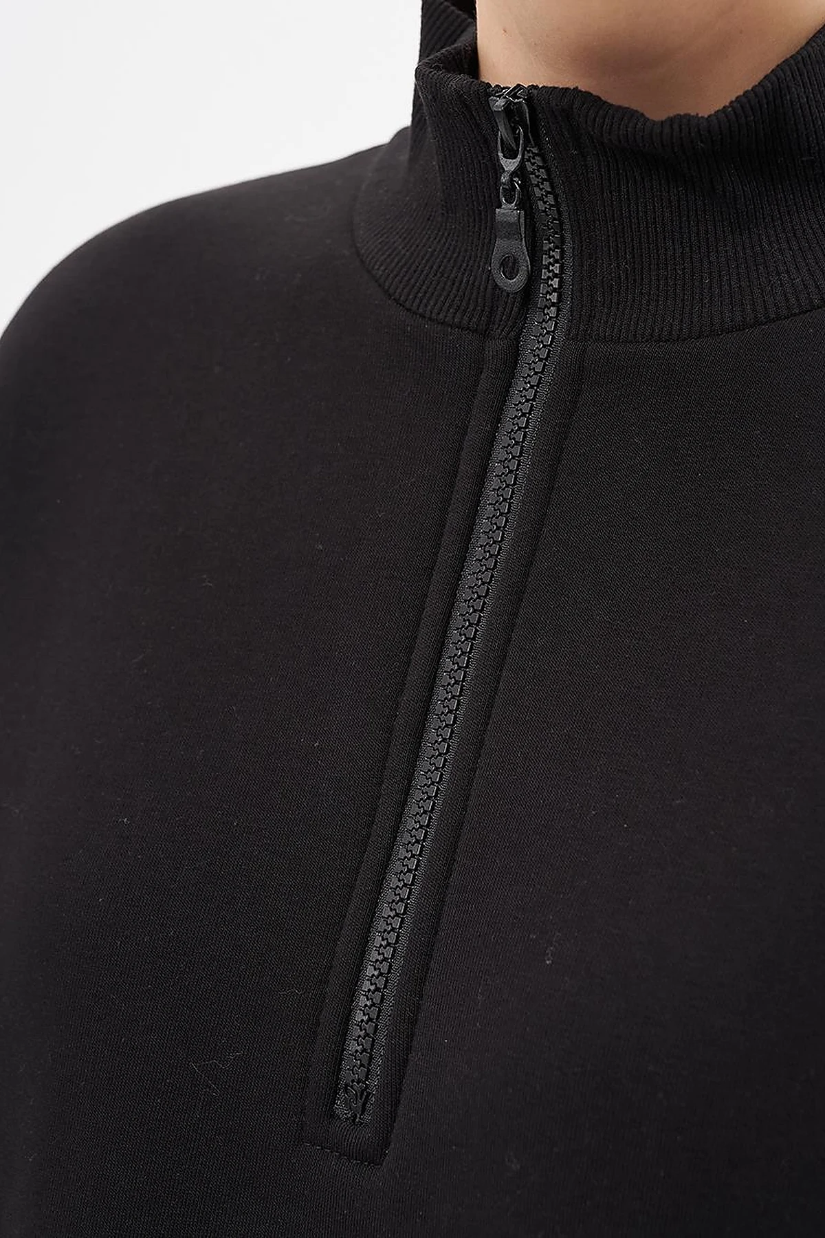 Drop-Shoulder Zip-Up Sweatshirt - Black