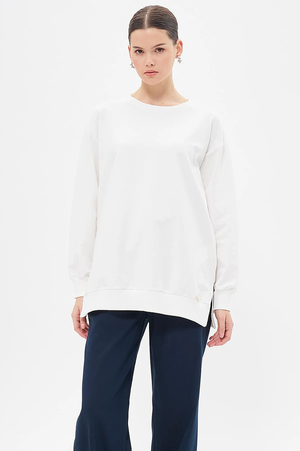 Crew Neck Drop-Shoulder Sweatshirt - Ecru