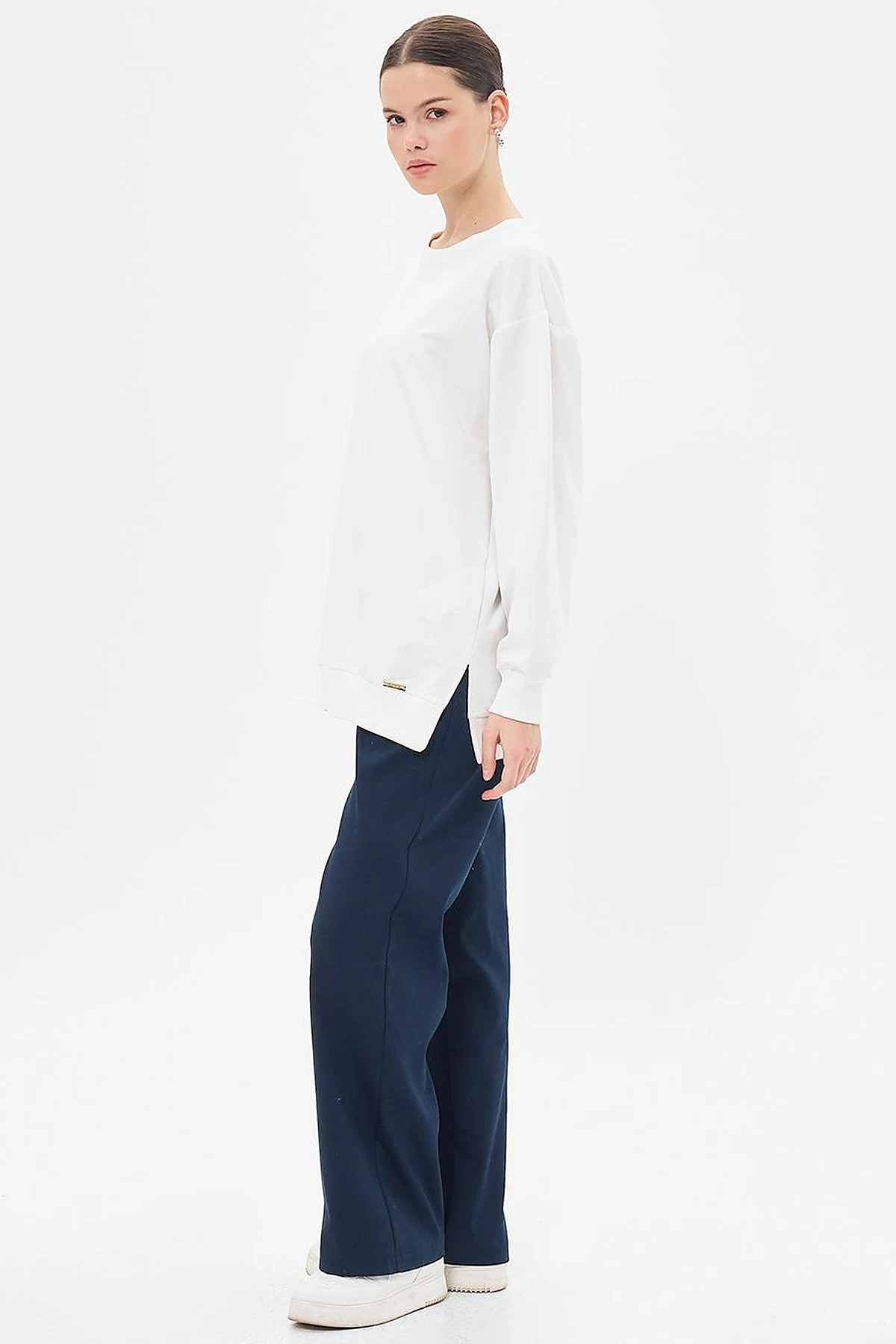 Crew Neck Drop-Shoulder Sweatshirt - Ecru