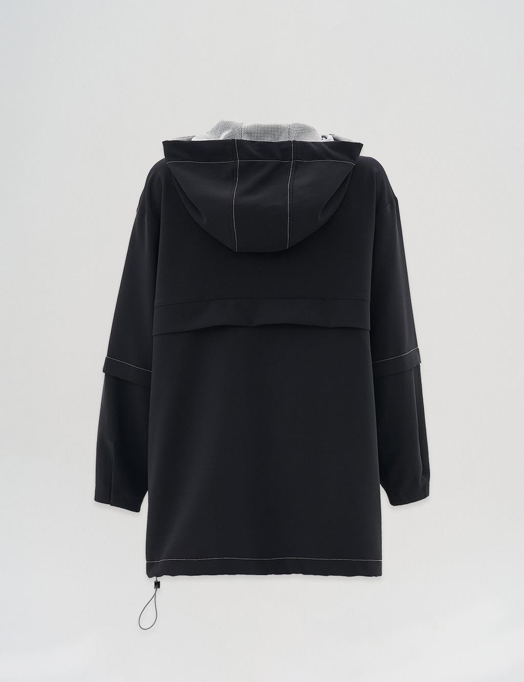 Layer Detailed Sweatshirt Black