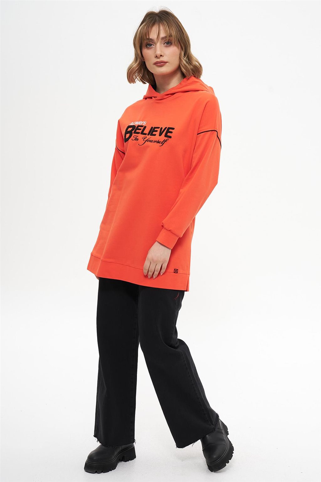 Three-Thread Text Embroidered Sweatshirt Red