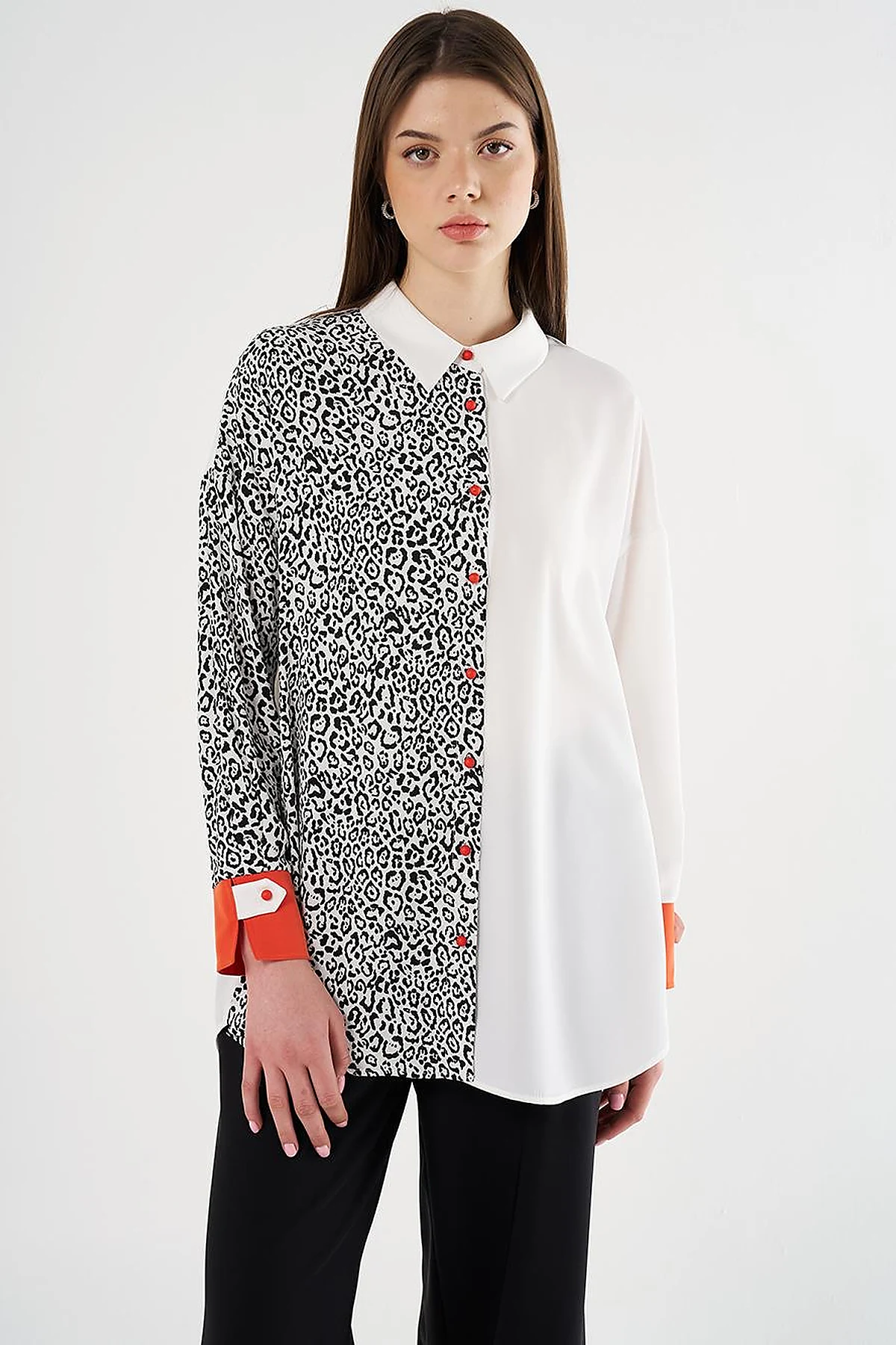  Leopard Detailed Asymmetrical Tunic Optic White