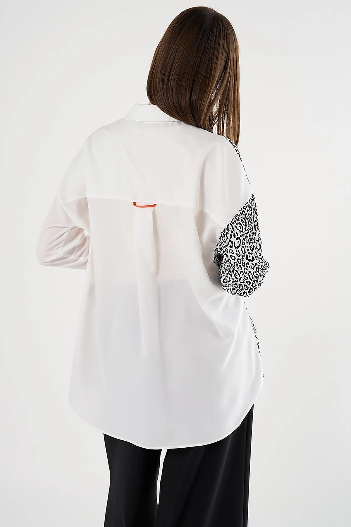  Leopard Detailed Asymmetrical Tunic Optic White