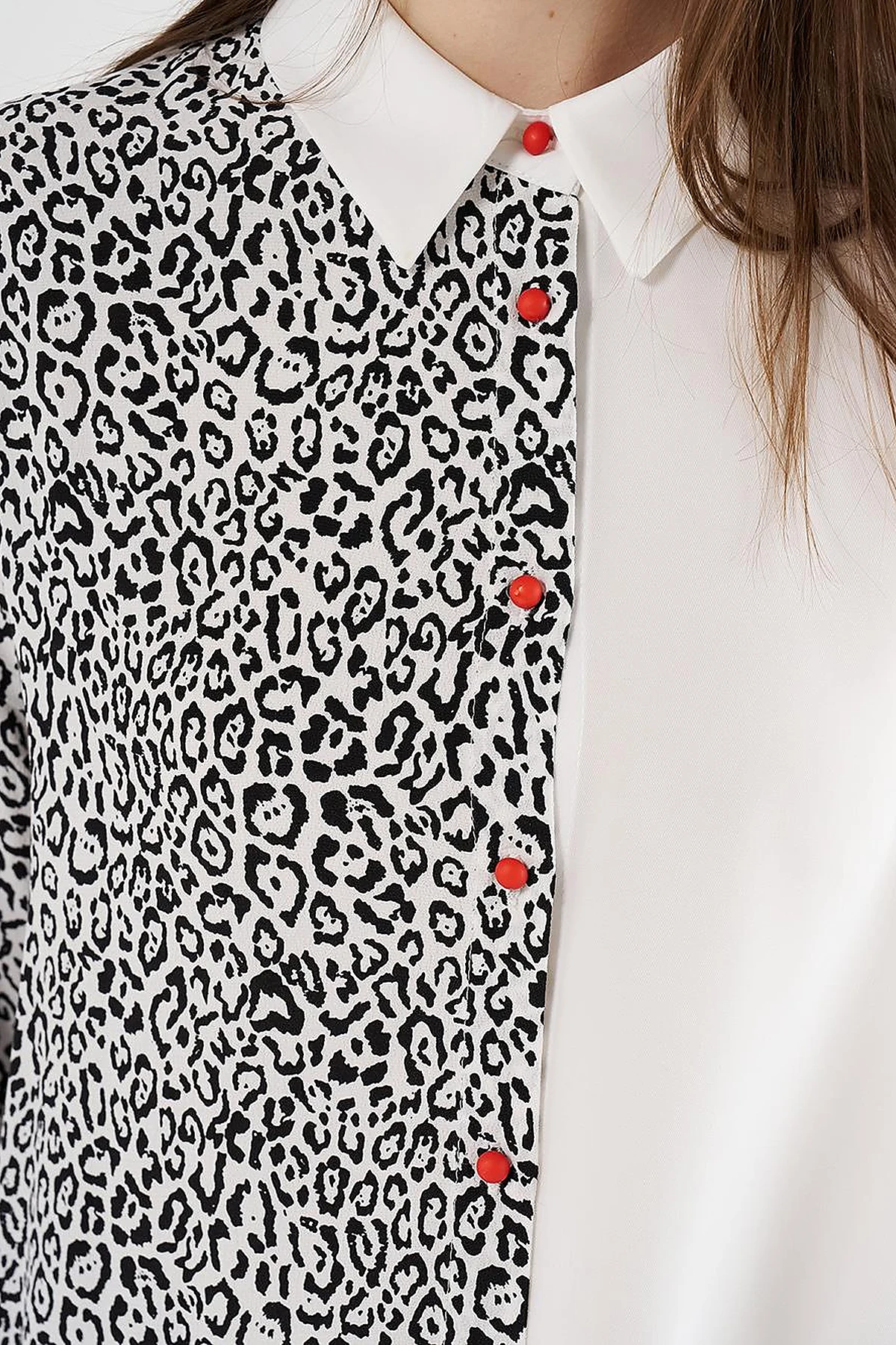  Leopard Detailed Asymmetrical Tunic Optic White