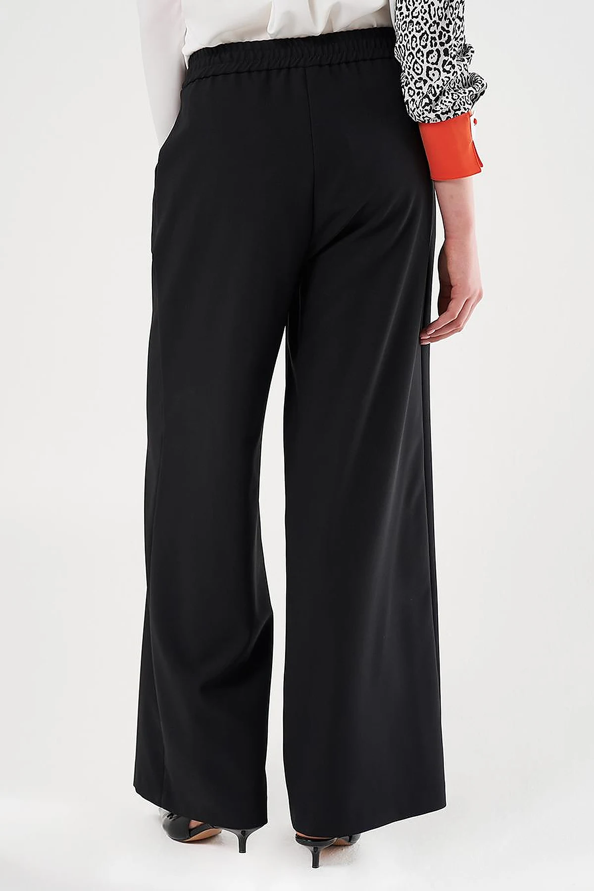 Wide-Leg Classic Trousers Black