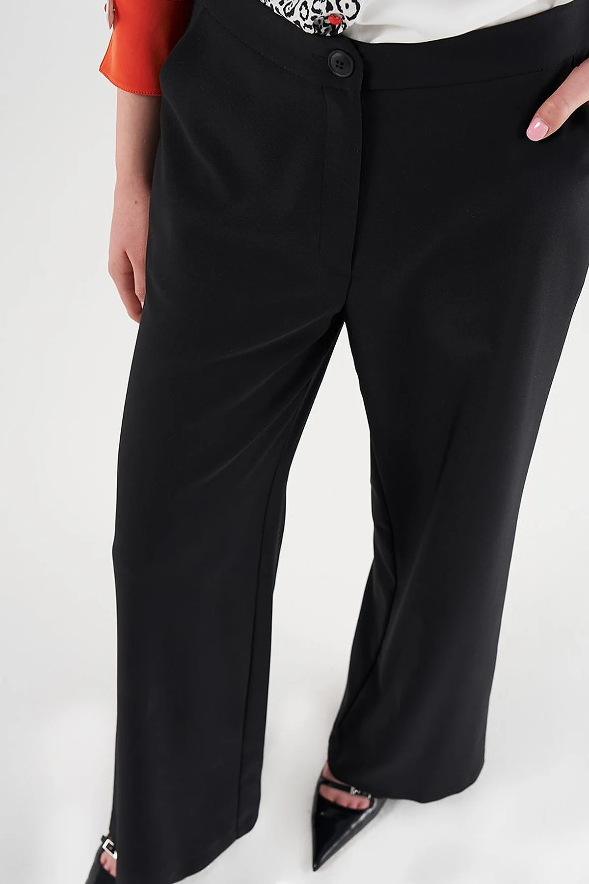 Wide-Leg Classic Trousers Black