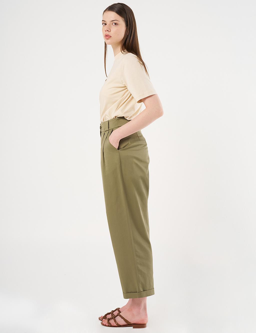 Pleated Cuffed Pants in Khaki