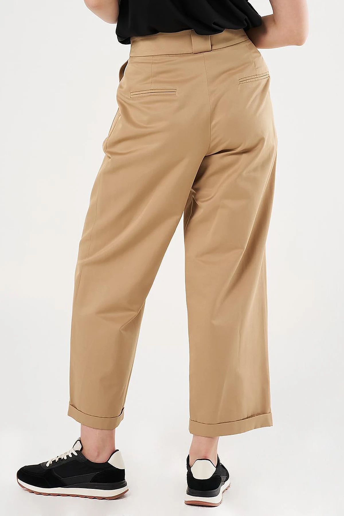Pleated Cuffed Pants in Beige