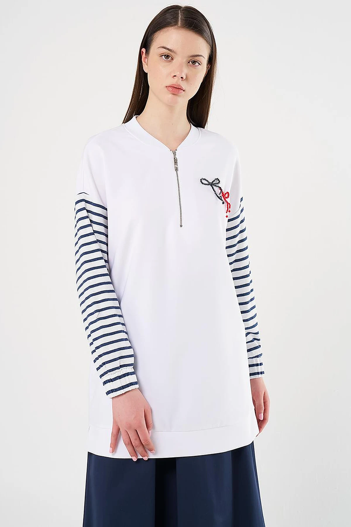 Boncuk İşlemeli Örme Sweatshirt Optik Beyaz 