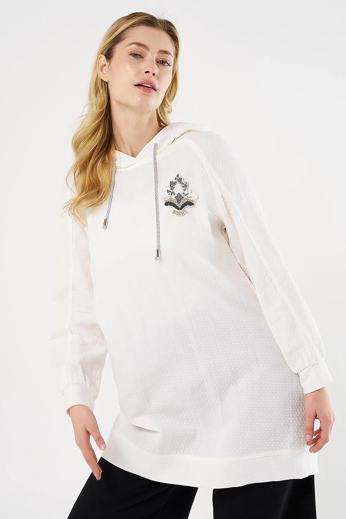 100% Cotton Embroidered Sweatshirt Ecru  