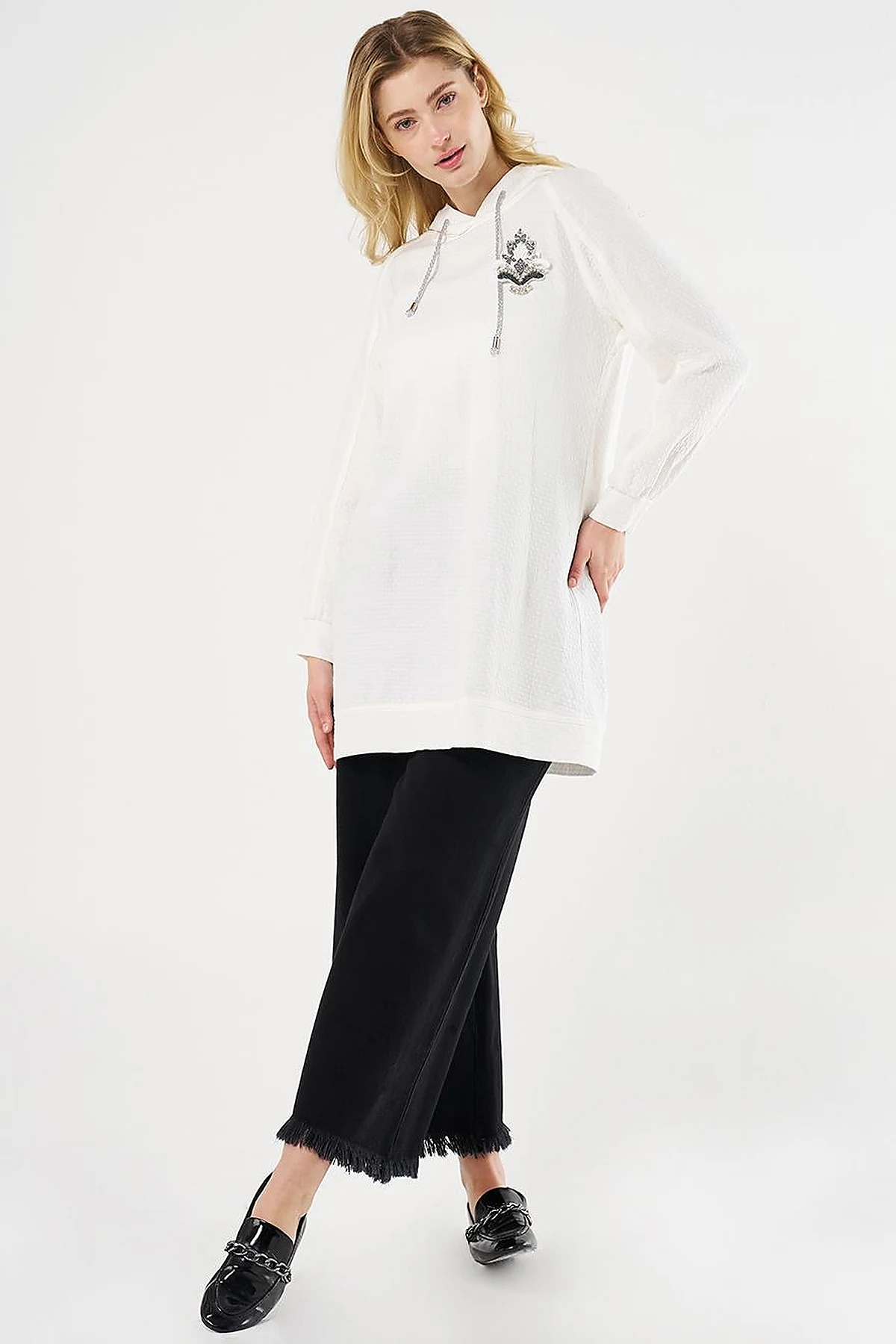 100% Cotton Embroidered Sweatshirt Ecru  
