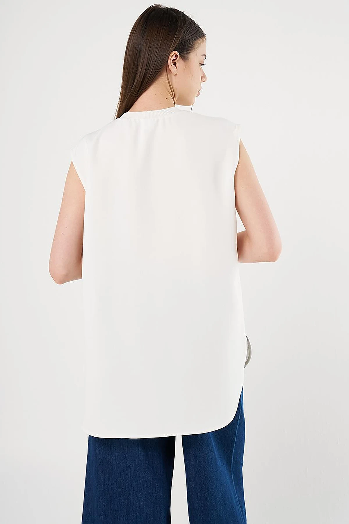 Sleeveless T-Shirt in Ecru