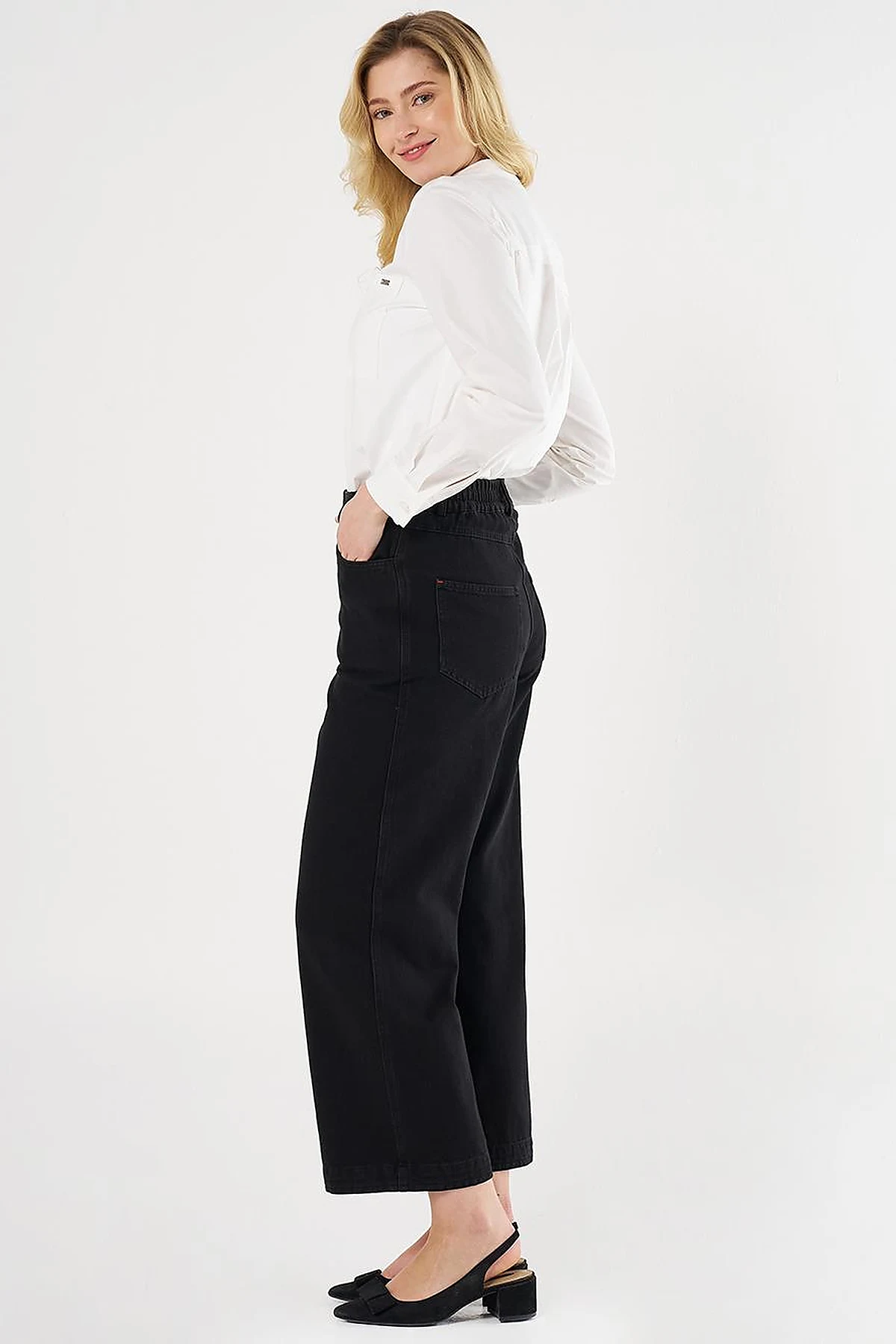 High-Waisted Denim Pants Black