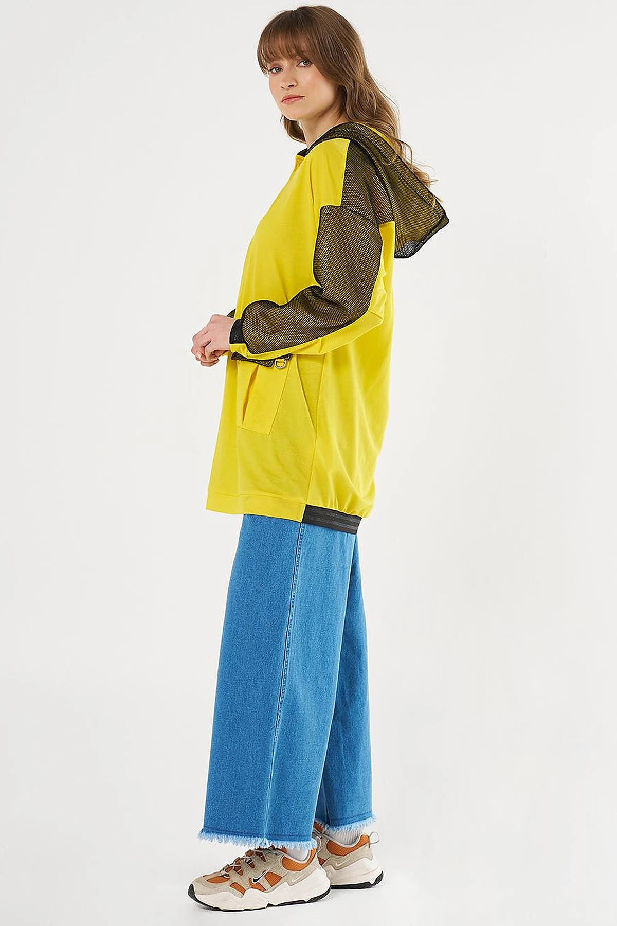 Mesh-Trim Sweatshirt in Yellow