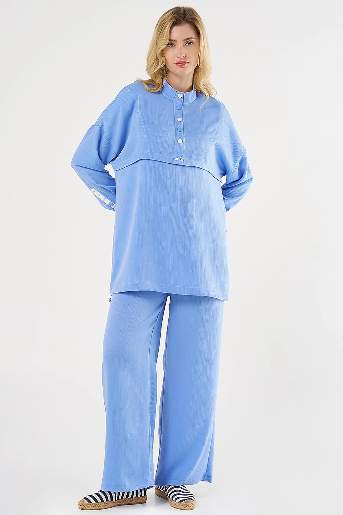 Snap-Button Closure High-Neck Sweatshirt Sky Blue