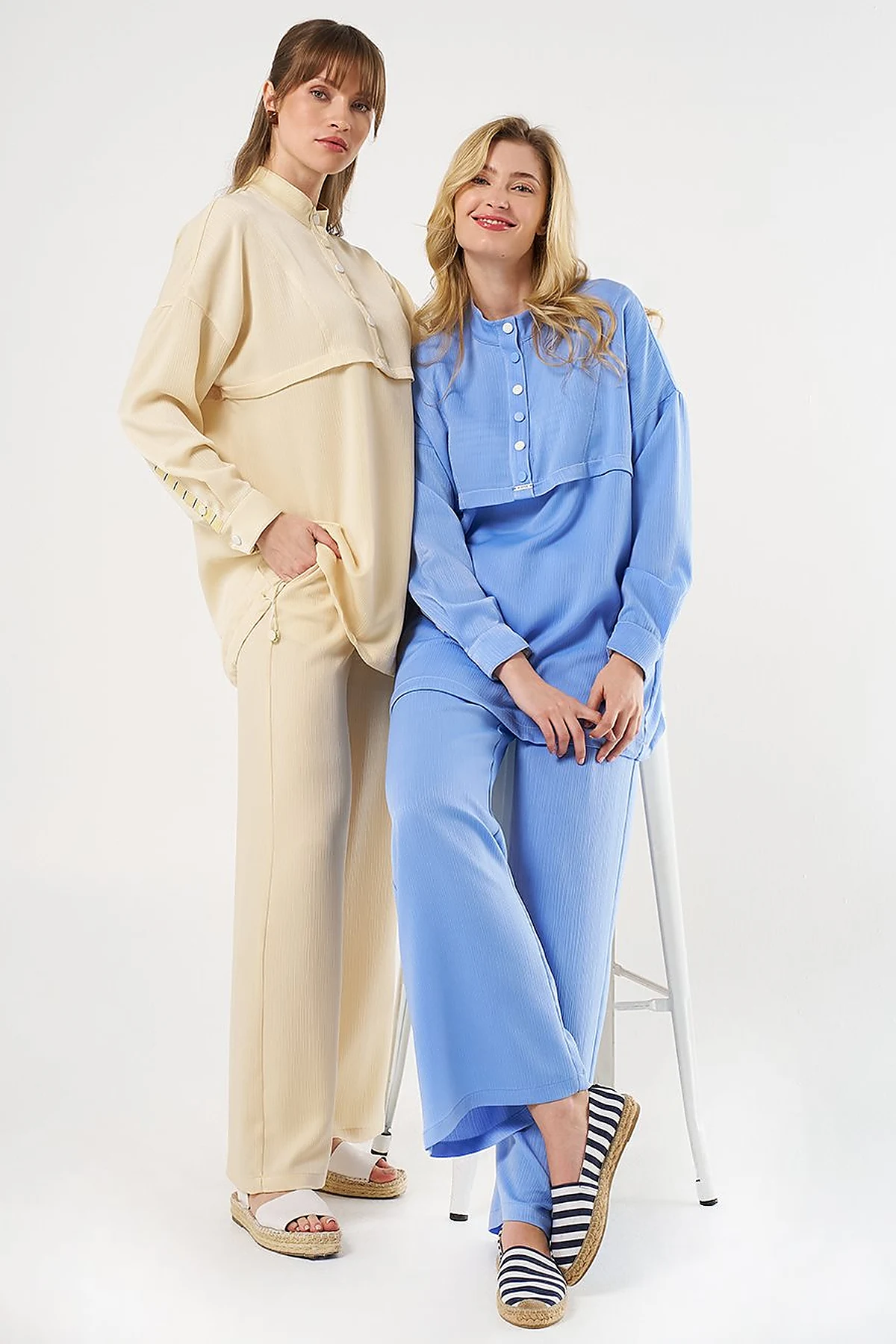 Snap-Button Closure High-Neck Sweatshirt Sky Blue