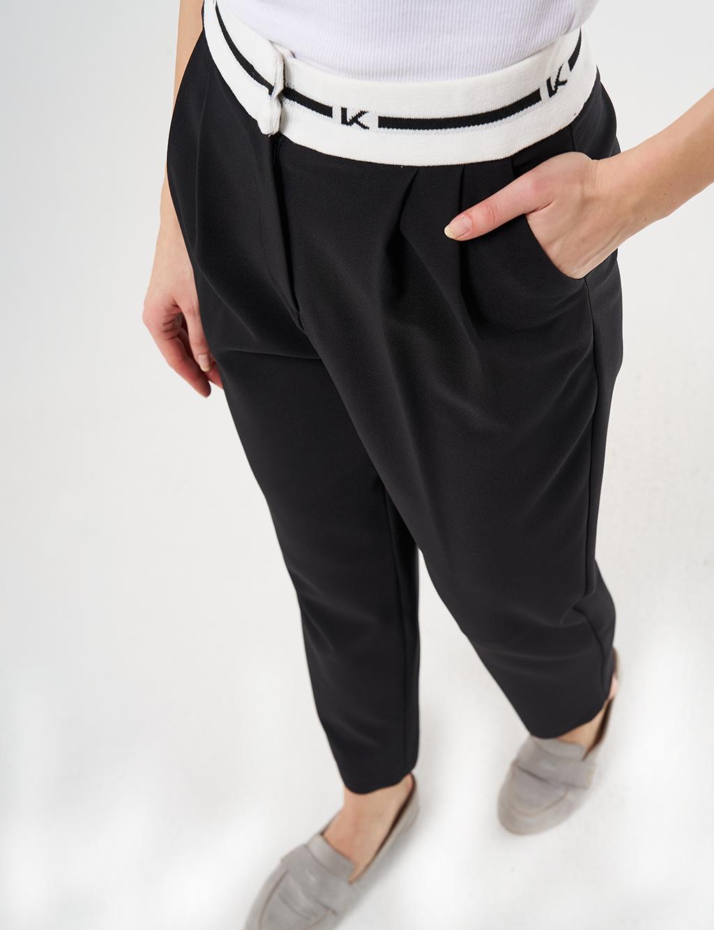 Logoed Carrot Cut Pants - Black