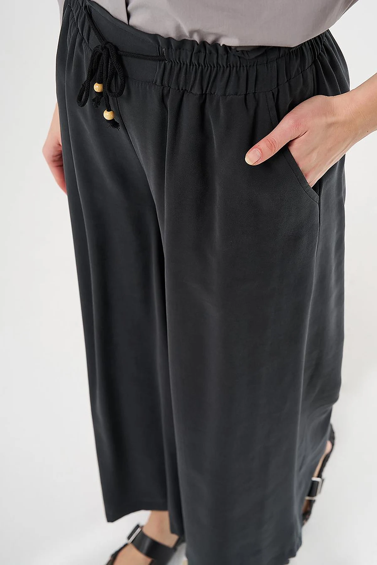 Wide-Leg Rayon Pants Black