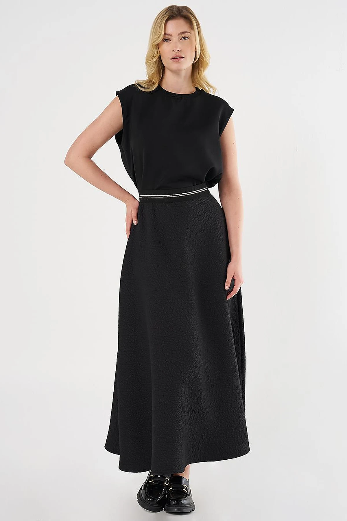 Textured Flared Skirt Black
