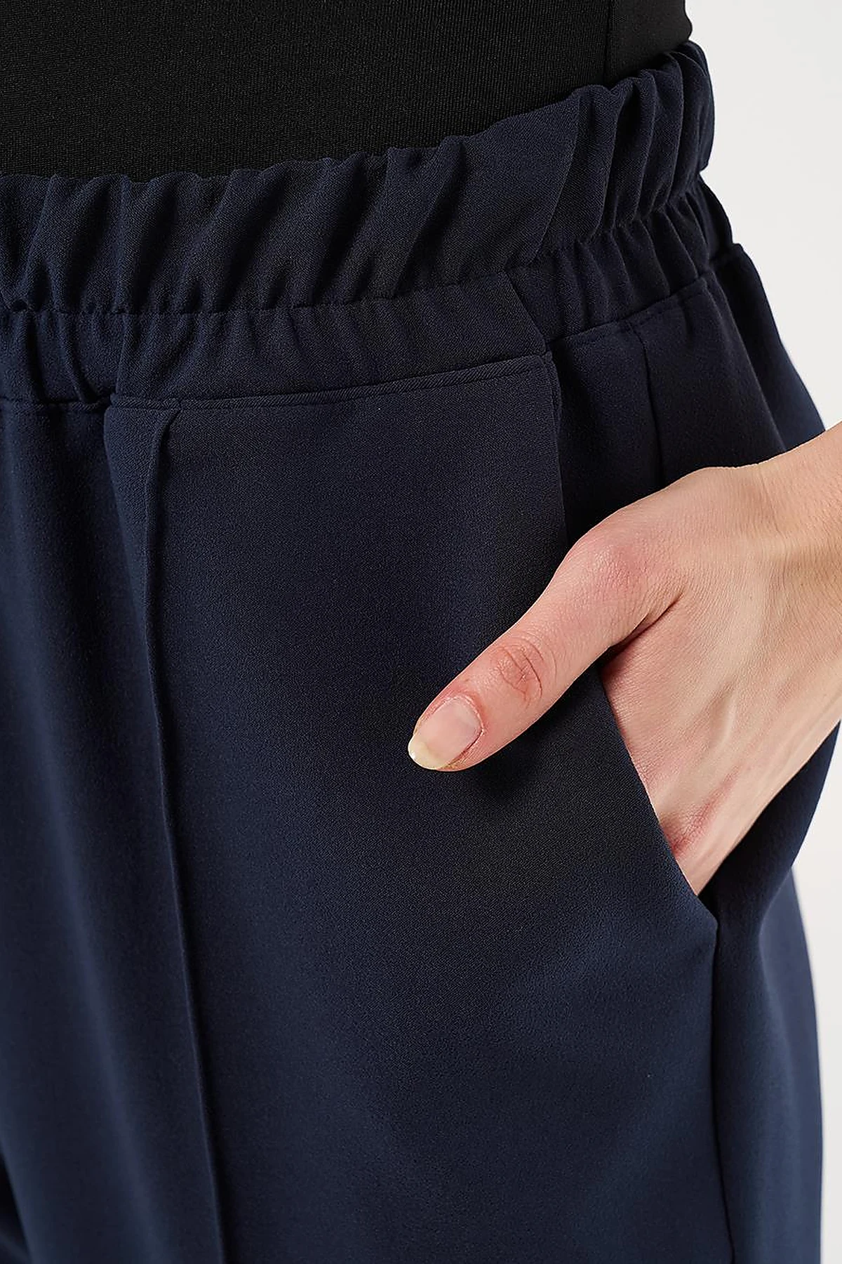 Chain Stitch Straight Leg Pants in Dark Navy