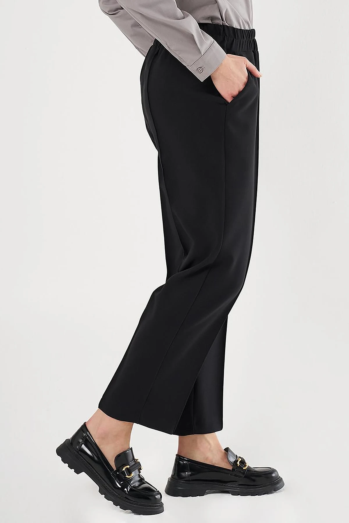 Chain Stitch Straight Leg Pants in Black