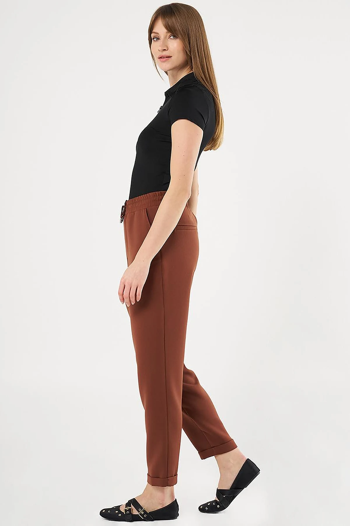 Pocket Detail Carrot-Cut Pants Brown