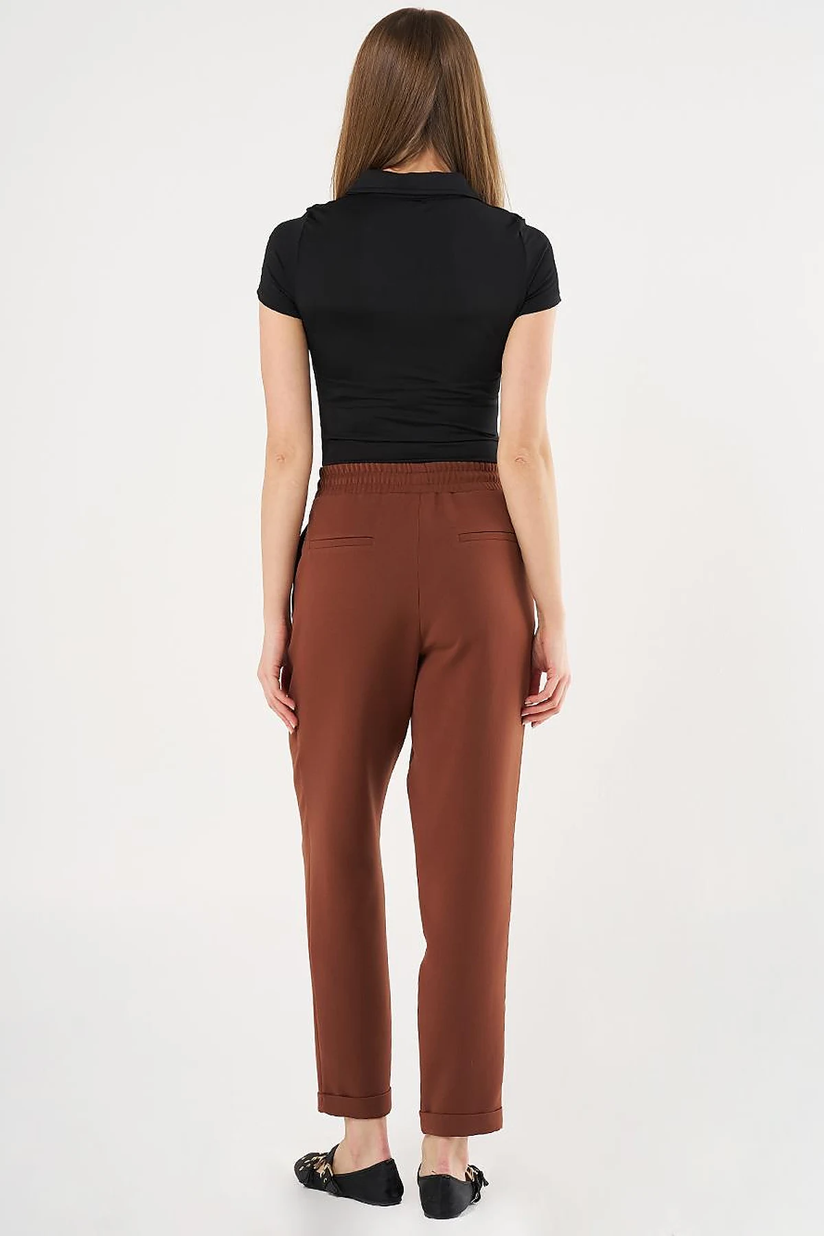 Pocket Detail Carrot-Cut Pants Brown