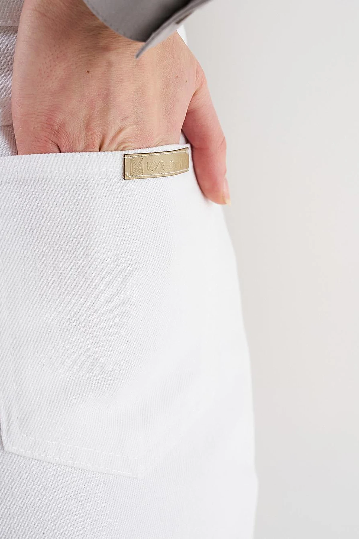 Elastic Waist Straight Leg Canvas Pants in Optical White