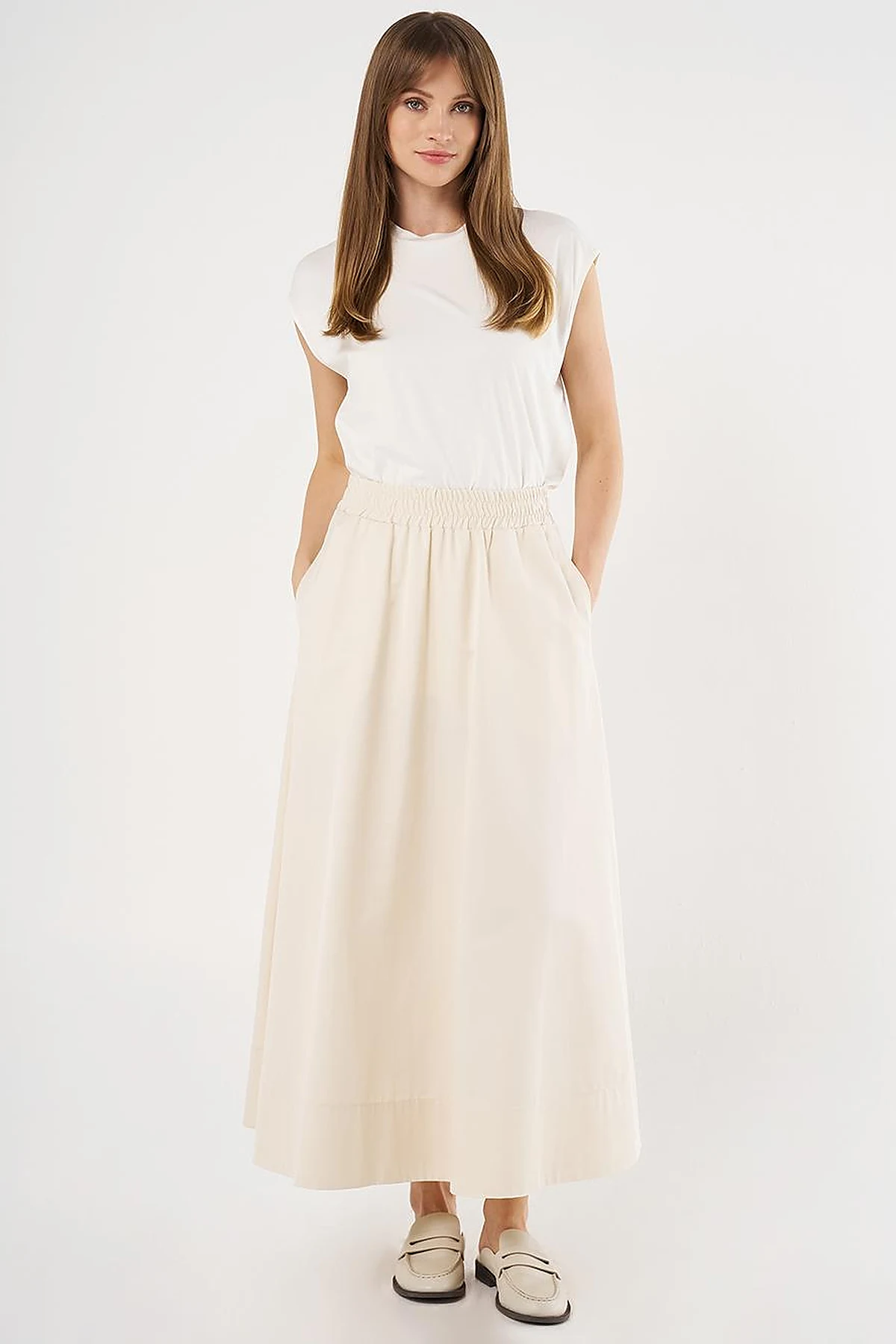 Pocket Detail Flared Skirt Cream