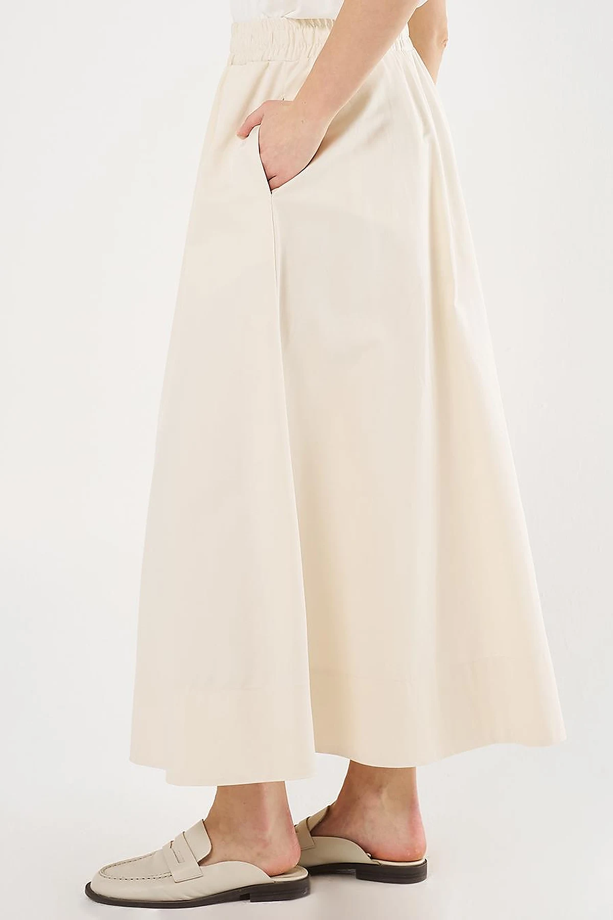 Pocket Detail Flared Skirt Cream