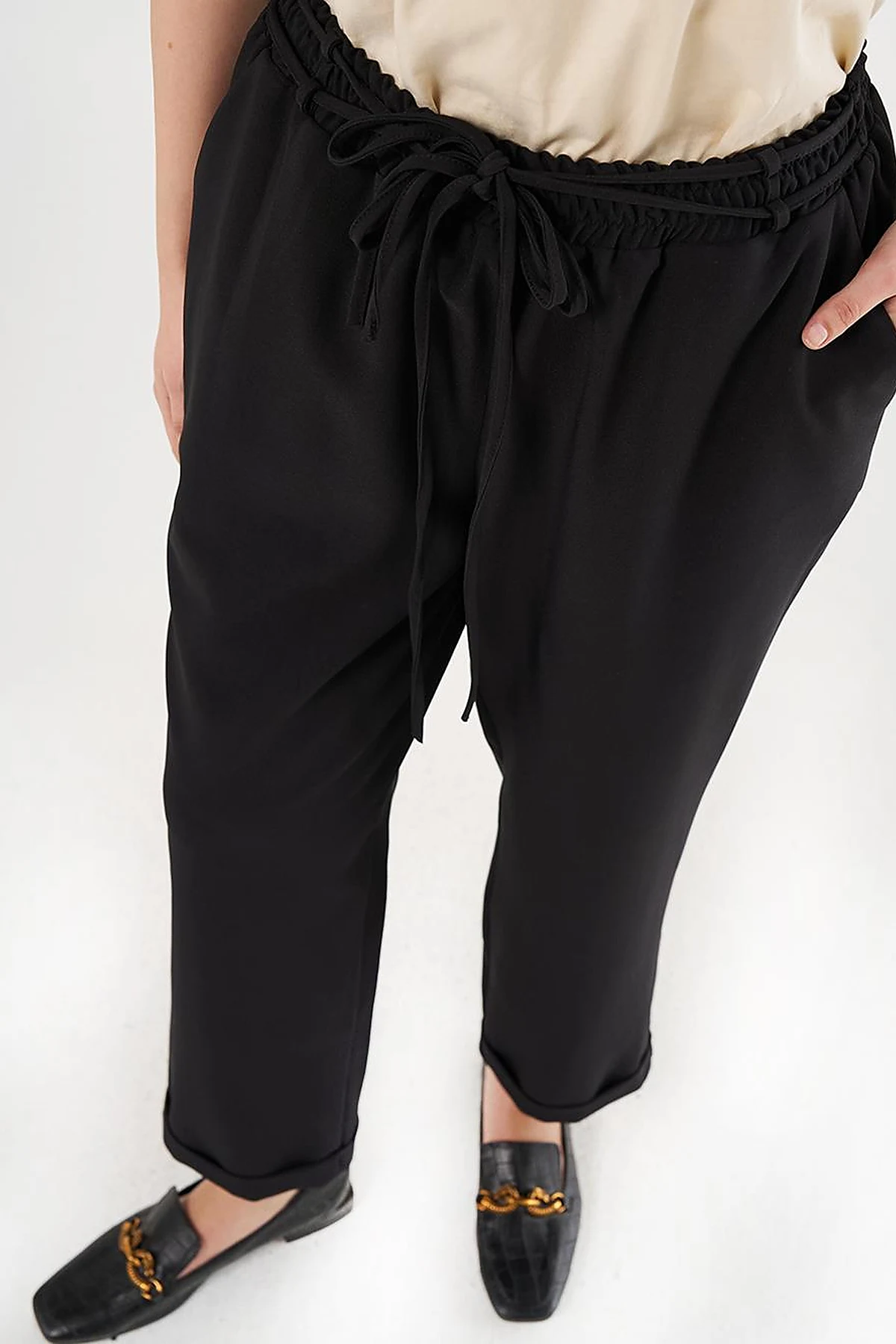 Cuffed Tapered Pants Black