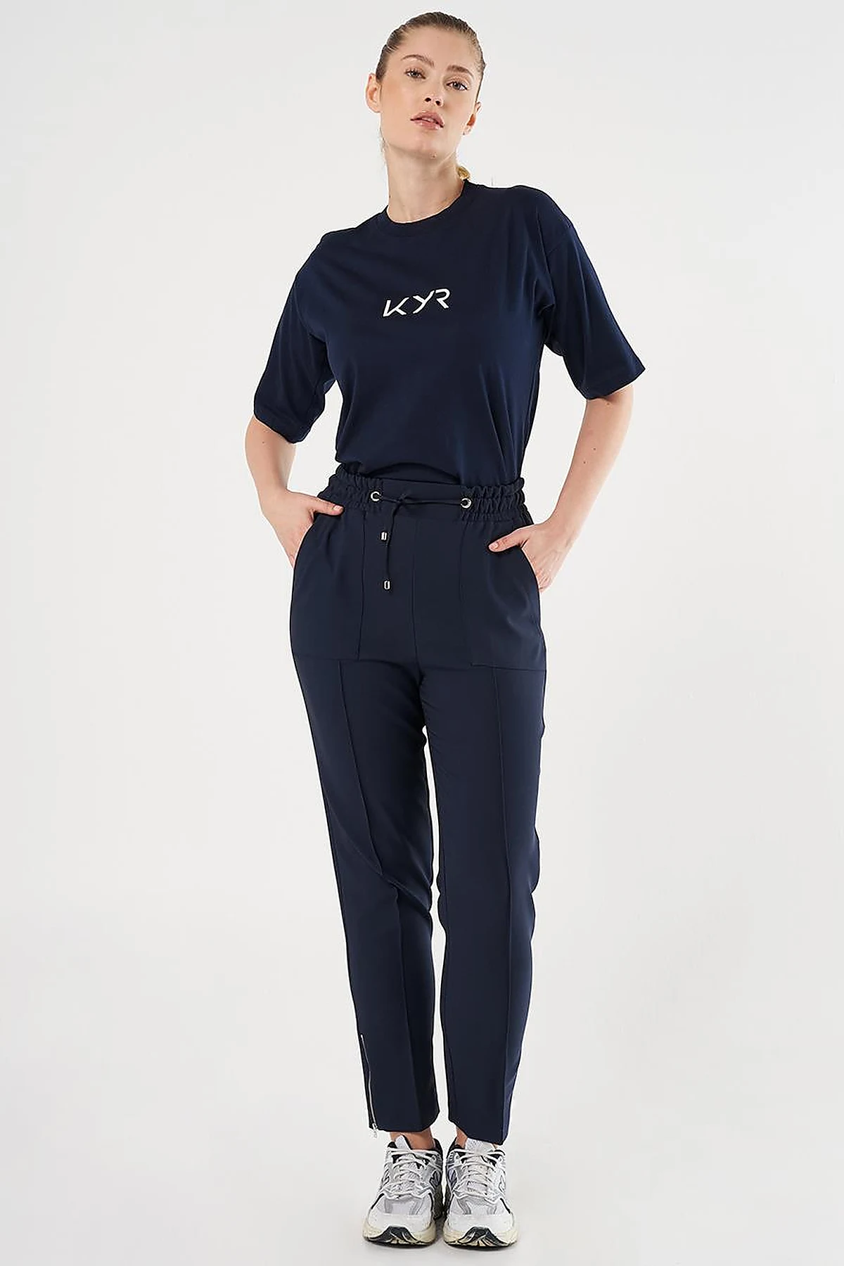 Wide Pocket Topstitched Pants in Dark Navy