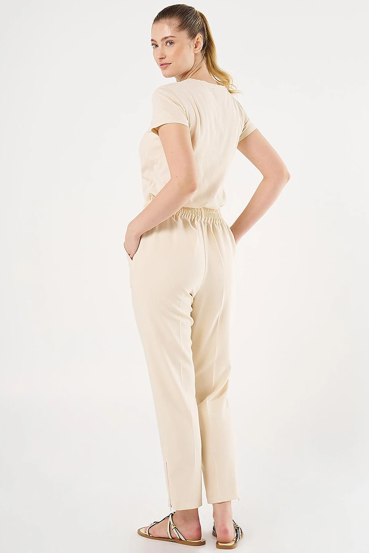 Wide Pocket Topstitched Pants in Cream
