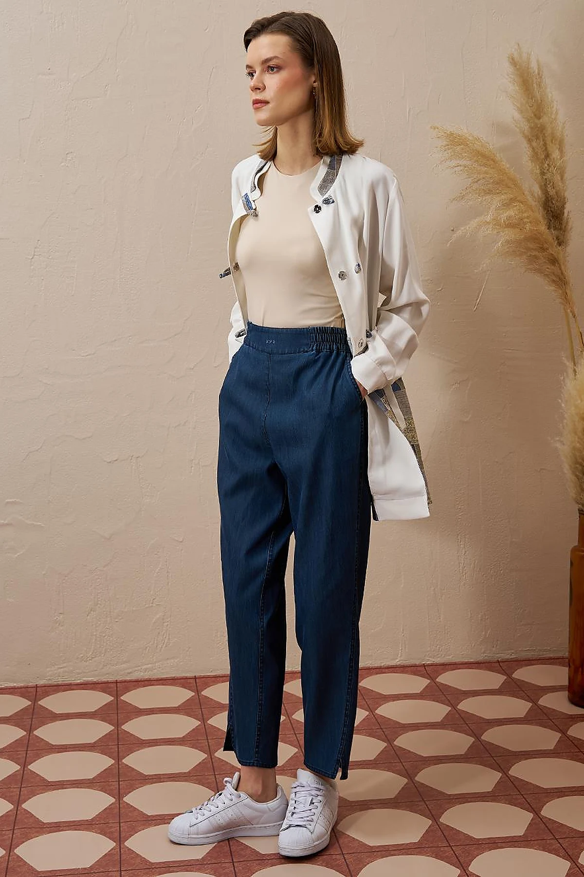 High-Waisted Elasticated Tapered Lyocell Pants Navy Blue