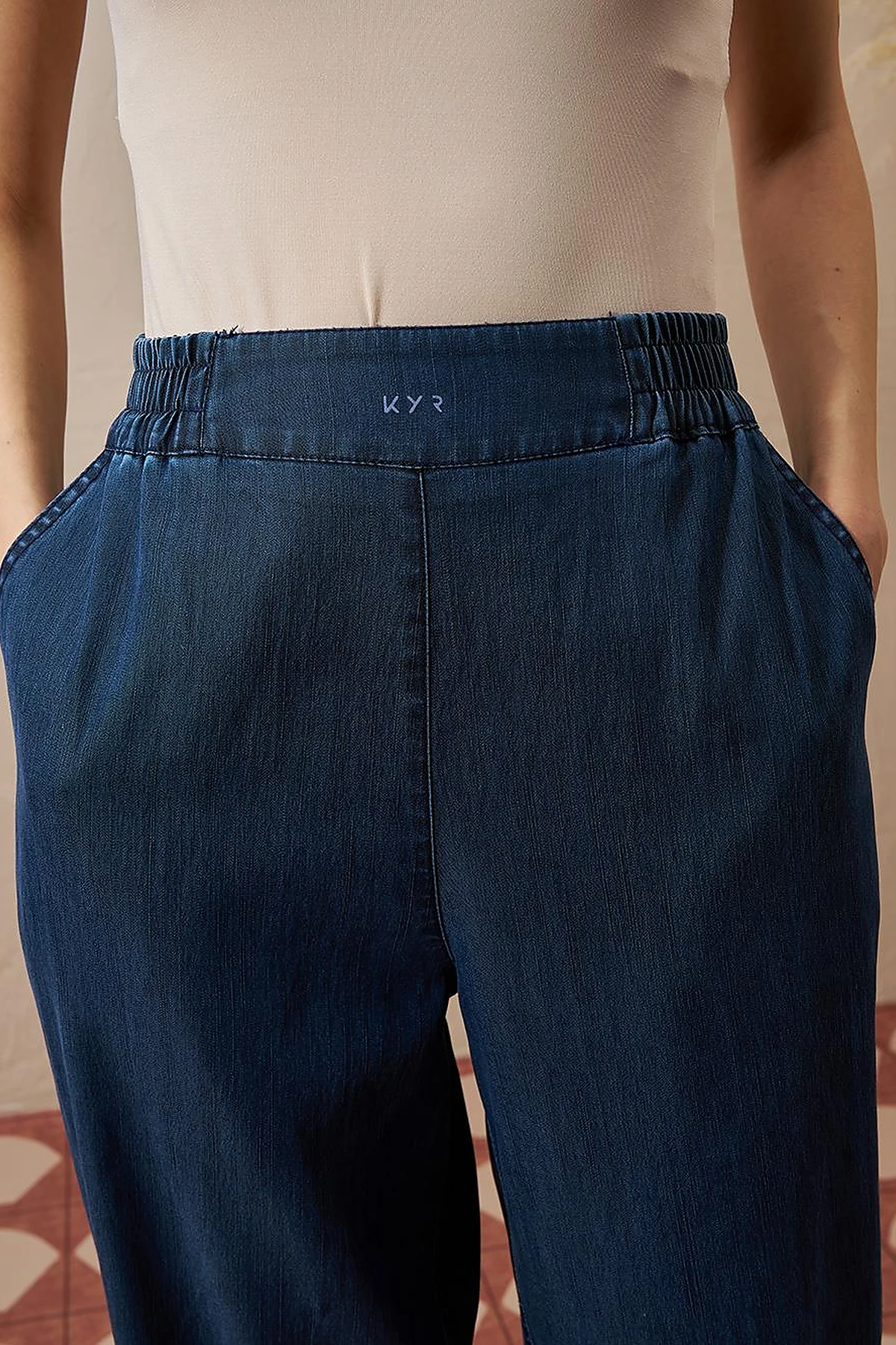 High-Waisted Elasticated Tapered Lyocell Pants Navy Blue